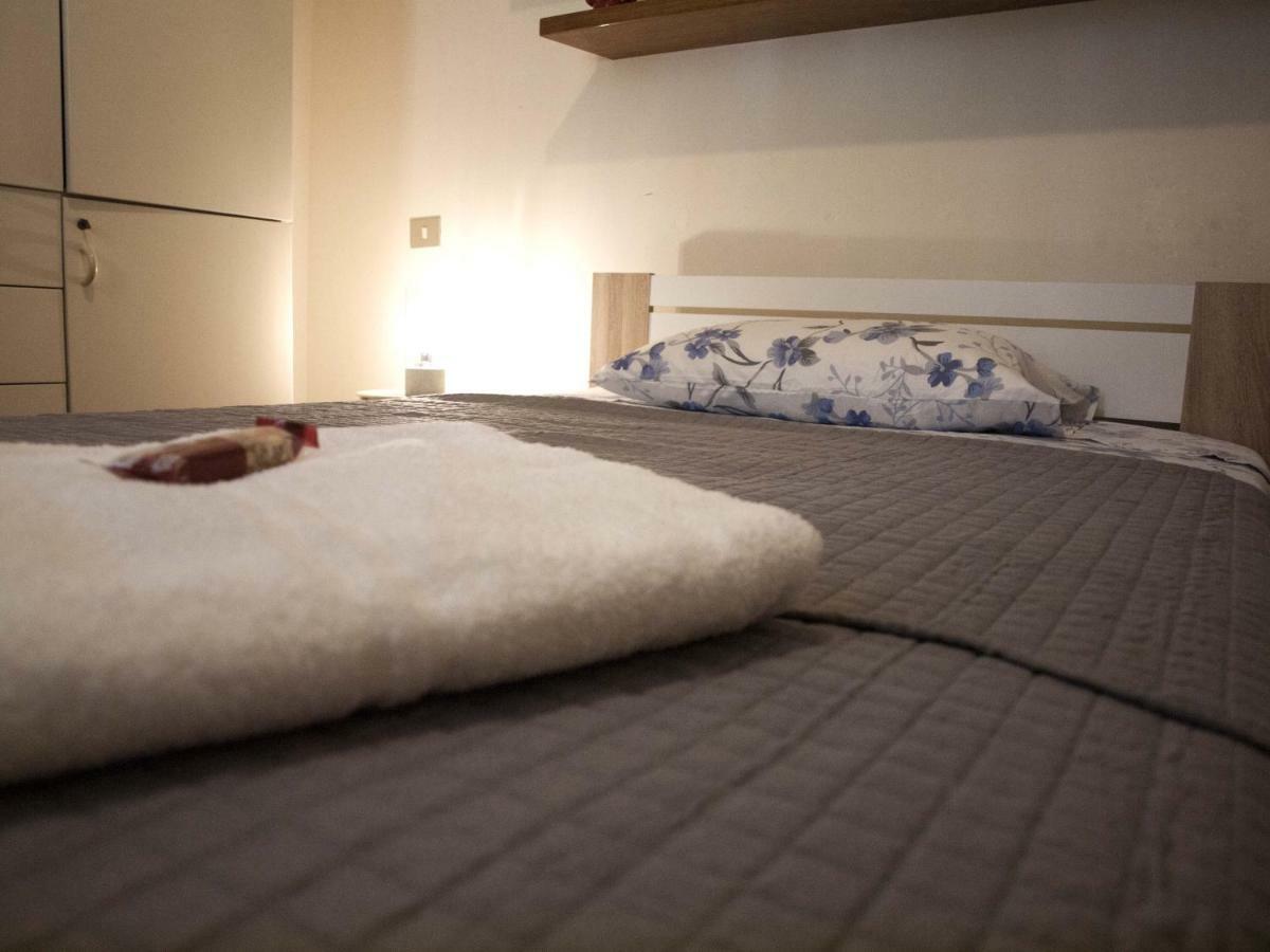 Casa Marina - Appartamento Nel Residence Di Несо Екстериор снимка