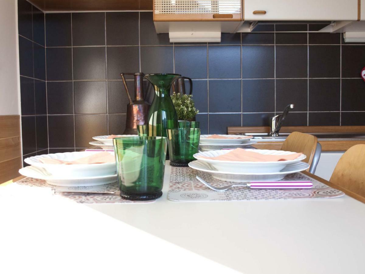 Casa Marina - Appartamento Nel Residence Di Несо Екстериор снимка